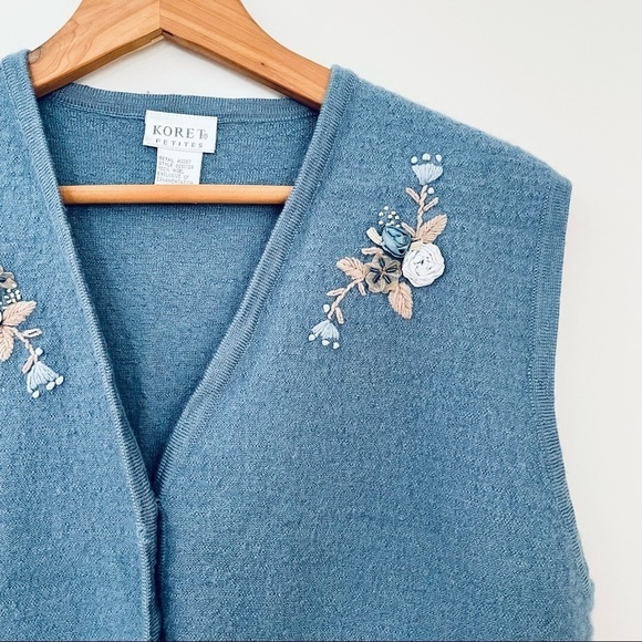 Vintage Wool Sweater Vest Blue Embroidered Floral Embellishments Ribbon Medium - Picture 2 of 6
